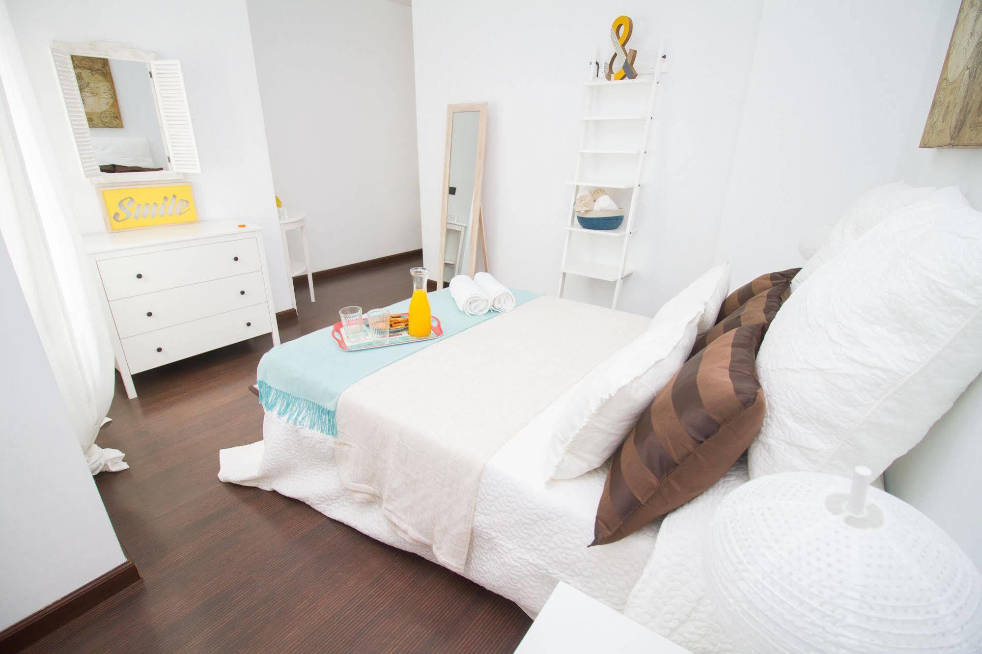 Apartament Calle Dos Aceras - Bright & Trendy La Recepcion Malaga